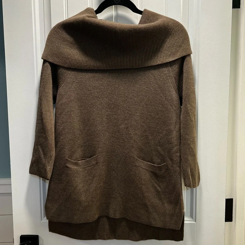 Ann Taylor Tan Ribbed Cowl‎ Neck Sweater. Size Medium.